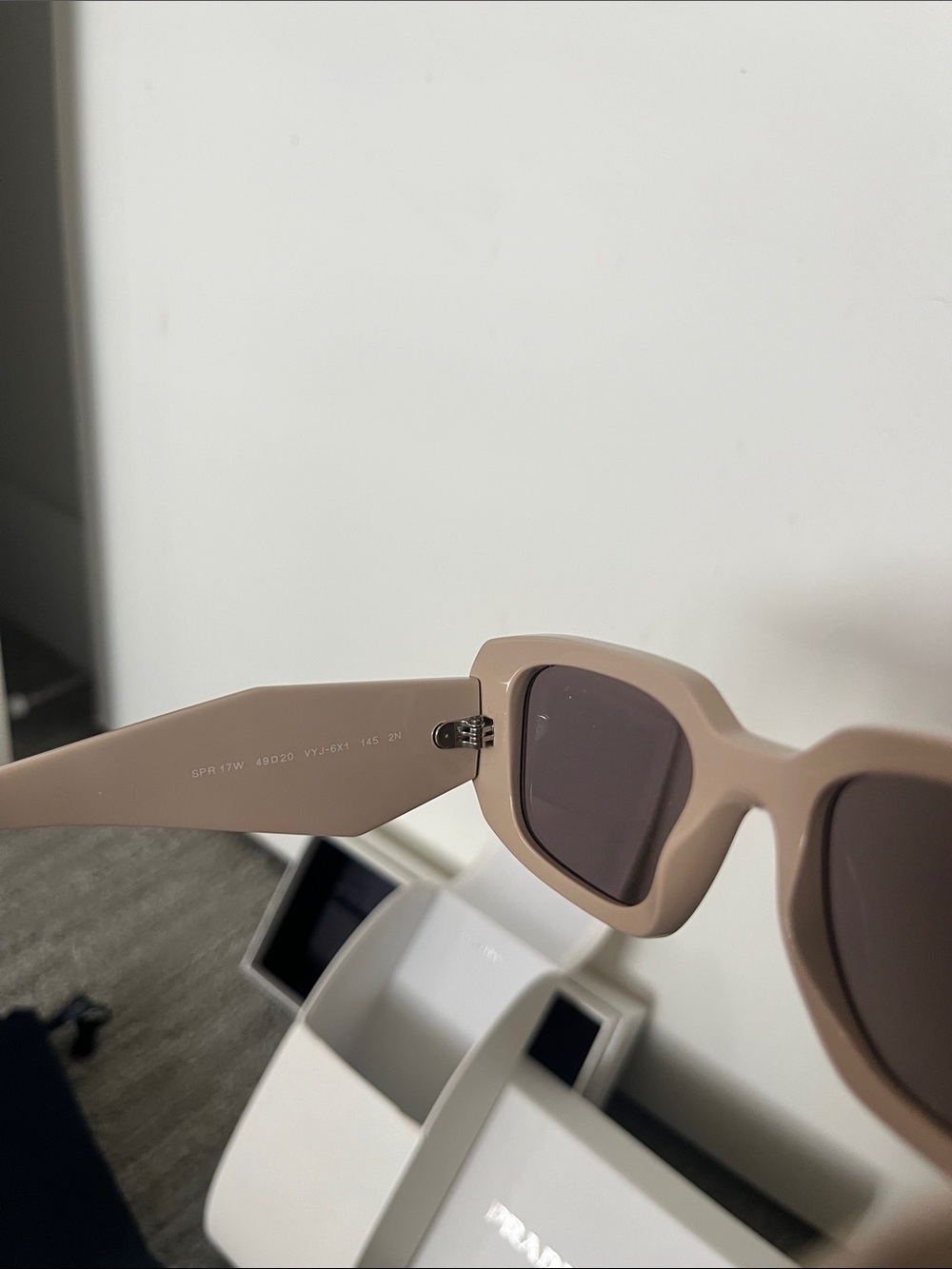 Prada blush Spr17w Barely Worn - Picture 5 of 6